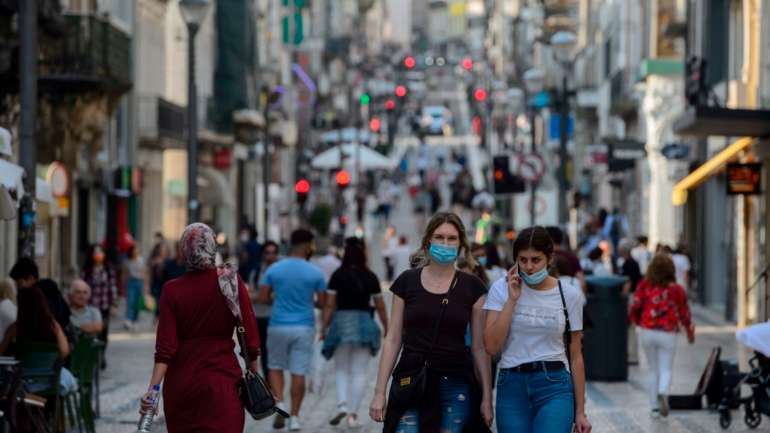 A sondagem resultou de 694 entrevistas e foi realizada entre os dias 22 a 26 de setembro