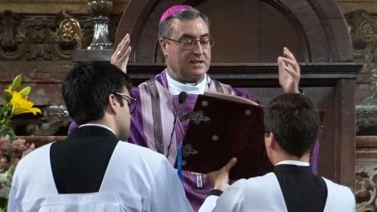 A posição do responsável pela Diocese do Porto é divulgada um dia depois do ataque que matou três pessoas, na basílica de Nossa Senhora da Assunção, em Nice