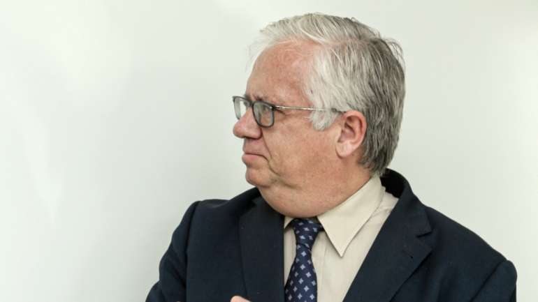 A limitação da circulação de pessoas para fora do concelho de residência é interpretada pelo ministro da Administração Interna como uma medida de "dimensão pedagógica"
