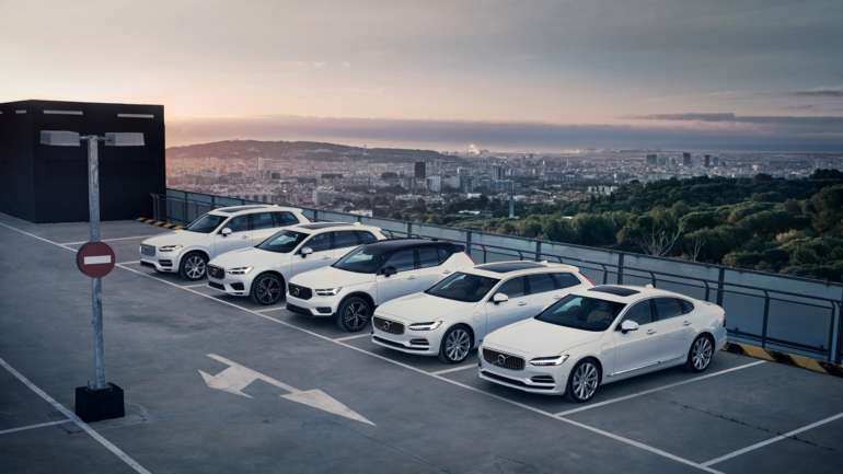 A Volvo disponibiliza versões híbridas plug-in (PHEV) em toda a sua gama. Em resultado dessa aposta, foi o construtor automóvel "premium" que mais PHEV comercializou na Europa, Médio Oriente e Africa, na primeira metade do ano