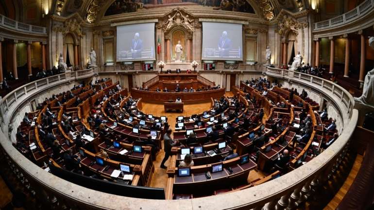 Parlamento vai votar novo estado de emergência esta quinta ou sexta-feira
