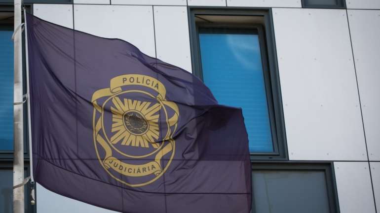 Detidos irão ser presentes esta terça-feira ao Ministério Público para o primeiro interrogatório