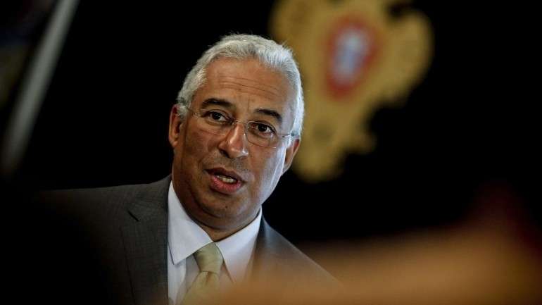 O presidente da Câmara de Lisboa acredita que "a ninguém é moralmente permitido dispor do 1º de Dezembro com ligeireza"