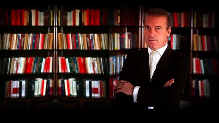 Jorge Manuel Neto nasceu no dia 3 de janeiro de 1957 e licenciou-se em Direito pela Faculdade de Direito da Universidade de Coimbra