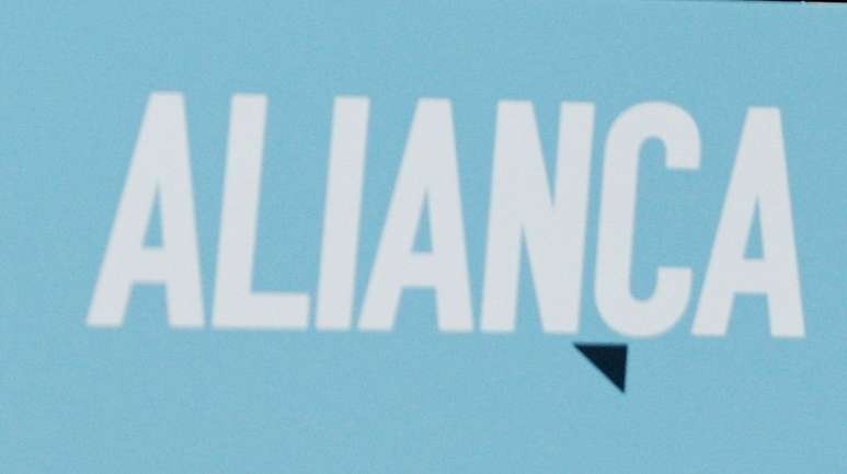O presidente eleito do partido Aliança, Paulo Bento, discursa  durante o encerramento do II Congresso Nacional, que decorreu em Torres Vedras, 27 de setembro de 2020. ANTÓNIO COTRIM/LUSA
