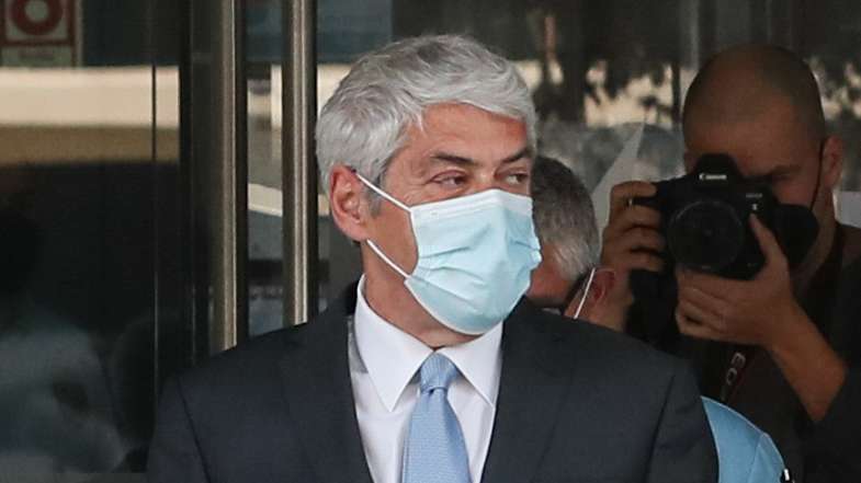 epa09125029 The defendant and former Prime Minister Jose Socrates leaves the court after the reading of the instructional decision of the high-profile corruption case known as Operation Marques, at the Justice Campus in Lisbon, Portugal, 09 April 2021. Operation Marques has 28 defendants - 19 people and 9 companies - including former Prime Minister Jose Socrates, banker Ricardo Salgado, businessman and friend of Socrates Carlos Santos Silva, and senior executives of Portugal Telecom, and is related to crimes of active and passive corruption, money laundering, document forgery, and tax fraud.  EPA/ANTONIO COTRIM