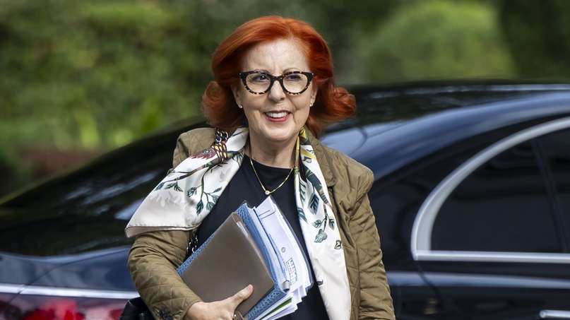 A ministra do Ambiente e Energia, Maria da Graça Carvalho, à chegada para a reunião de conselho de ministros, no Palácio de São Bento, em Lisboa, 30 de outubro de 2025. JOSÉ SENA GOULÃO/LUSA