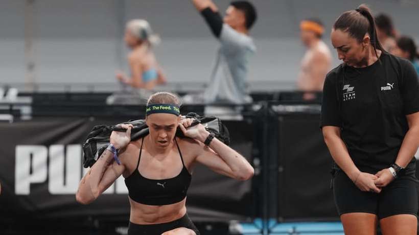 O Hyrox é uma competição de fitness a nível mundial, aberta a toda a gente, que combina oito quilómetros de corrida com oito treinos funcionais
