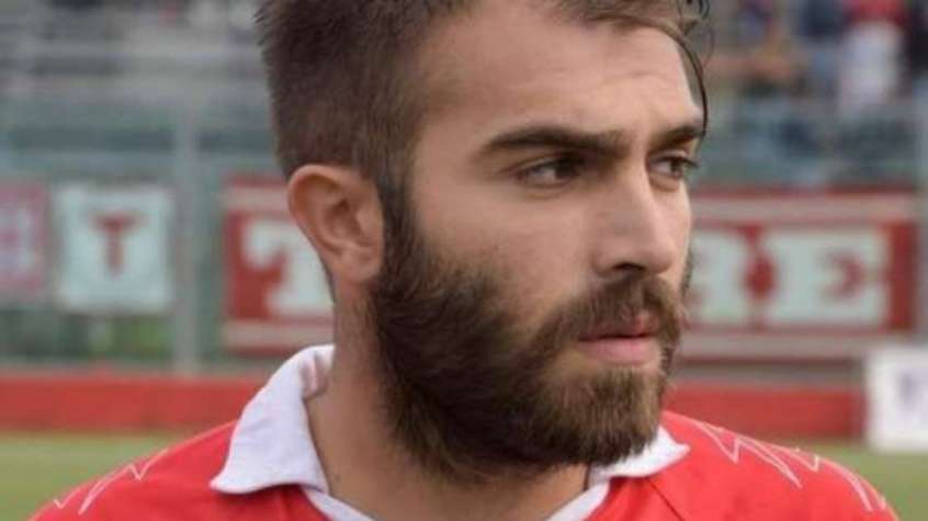 Perrino foi jogador do Parma nas camadas jovens. Como sénior jogou sempre em equipas menores, nos campeonatos regionais da Campânia e da Calábria