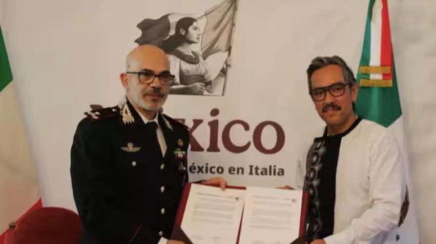 Brigadeiro-General Antonio Petti (à direita) e o embaixador do México em Roma Genaro Lozano (à esquerda).