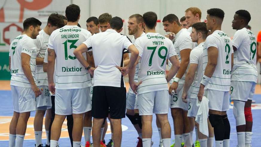 No final dos primeiros 30 minutos, o Sporting perdia apenas por um ponto