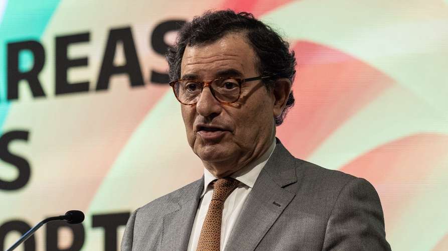 O ministro Adjunto e da Coesão Territorial Manuel Castro Almeida, discursa durante o encontro das Áreas Metropolitanas de Lisboa e Porto, no Palácio de Cristal, no Porto, 27 de junho de 2024. JOSÉ COELHO/LUSA