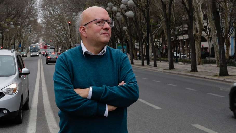A distinção Lisboa Capital Verde Europeia é uma oportunidade que tem de ser utilizada e, ao longo deste ano, a autarquia tem de mostrar capacidade e vontade para resolver a questão do aeroporto, alerta a associação ambientalista Zero. O trânsito na cidade de Lisboa precisa de “uma solução mais ambiciosa”, defende o presidente da associação ambientalista Zero, Francisco Ferreira, que espera que exista “vontade política” para “aumentar a exigência” e, entre outras medidas, restringir a circulação no centro da cidade de Lisboa, 09 de janeiro de 2020. (ACOMPANHA TEXTO DA LUSA DE 11 DE JANEIRO DE 2020) TIAGO PETINGA/LUSA