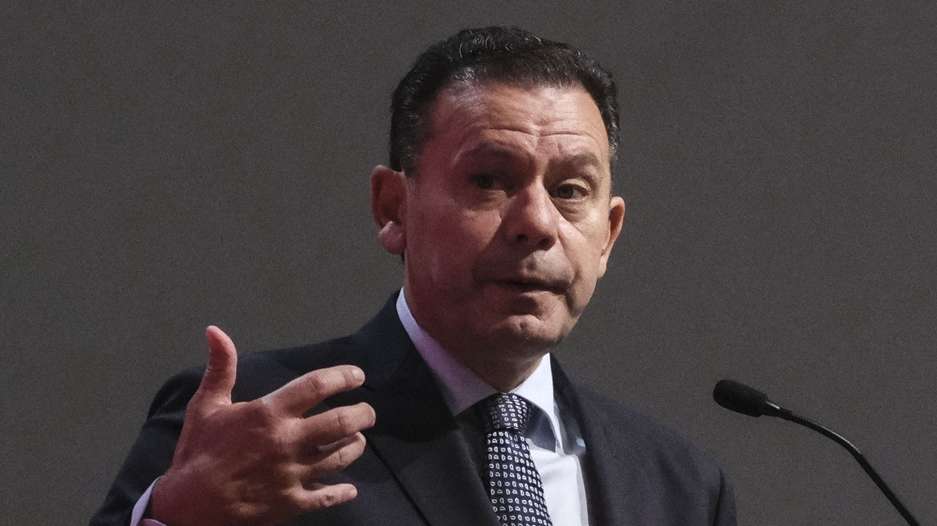 O primeiro-ministro, Luís Montenegro, durante a abertura do 45º Congresso da Liga dos Bombeiros Portugueses, no pavilhão Multiusos de Alcobaça, 15 de novembro de 2025. CARLOS BARROSO/LUSA