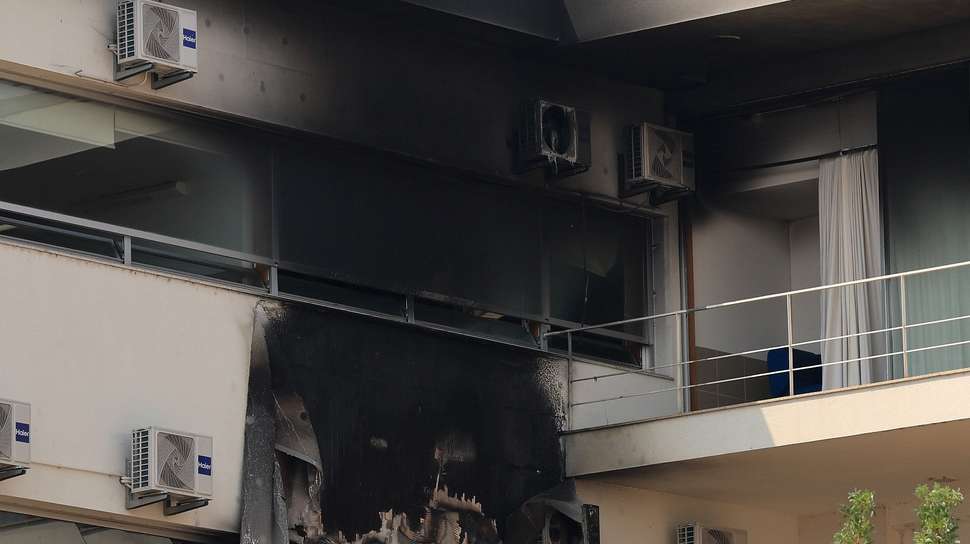 Lar da Santa Casa da Misericórdia de Mirandela, onde seis idosos morreram esta noite na sequência de um incêndio que terá começado num "colchão anti-escaras", num quarto com três utentes, que acabaram por morrer e outros três, devido à inalação de fumo e a problemas respiratórios, também não conseguiram resistir, 16 de agosto de 2025. ESTELA SILVA/LUSA