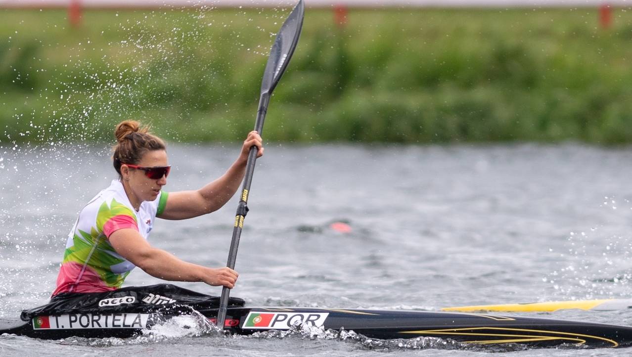 epa09977343 Teresa Portela of Portugal competes in a heat of the women&#039;s K1 500m race at the ICF Kayak and Canoe World Cup event in Poznan, Poland, 26 May 2022.  EPA/Jakub Kaczmarczyk POLAND OUT