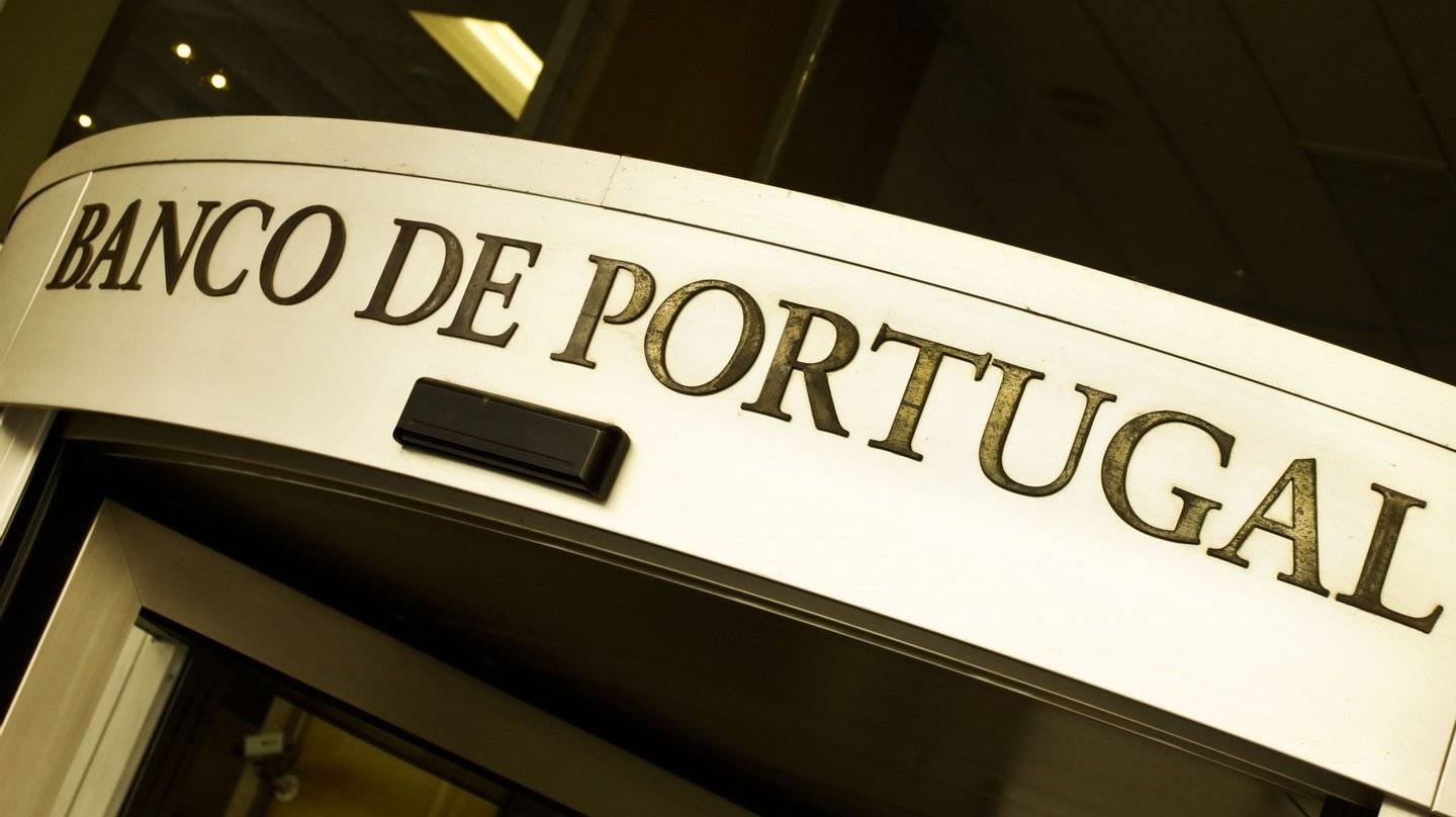 Logotipo da entrada do Banco de Portugal em Lisboa