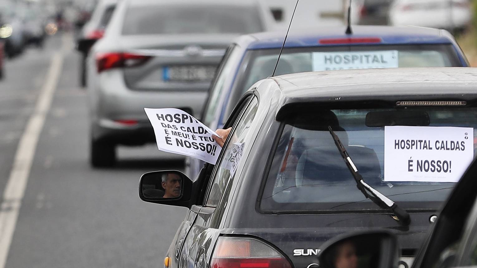 Marcha lenta organizada pelo novo movimento cívico criado nas Caldas da Rainha denominado &quot;Falo pela tua saúde&quot; entre a cidade das Caldas da Rainha e Óbidos, contra a decisão de construir o novo hospital do Oeste no Bombarral, Caldas da Rainha, 20 de julho de 2023. O novo hospital do Oeste (NHO) substituirá o atual Centro Hospitalar do Oeste (CHO), que integra os hospitais das Caldas da Rainha e de Peniche, no distrito de Leiria, e de Torres Vedras, no distrito de Lisboa. Em novembro a Comunidade Intermunicipal do Oeste entregou um estudo encomendado à Universidade Nova de Lisboa para ajudar o Governo a decidir a localização do novo hospital, documento que apontava o Bombarral como a localização ideal. PAULO CUNHA/LUSA