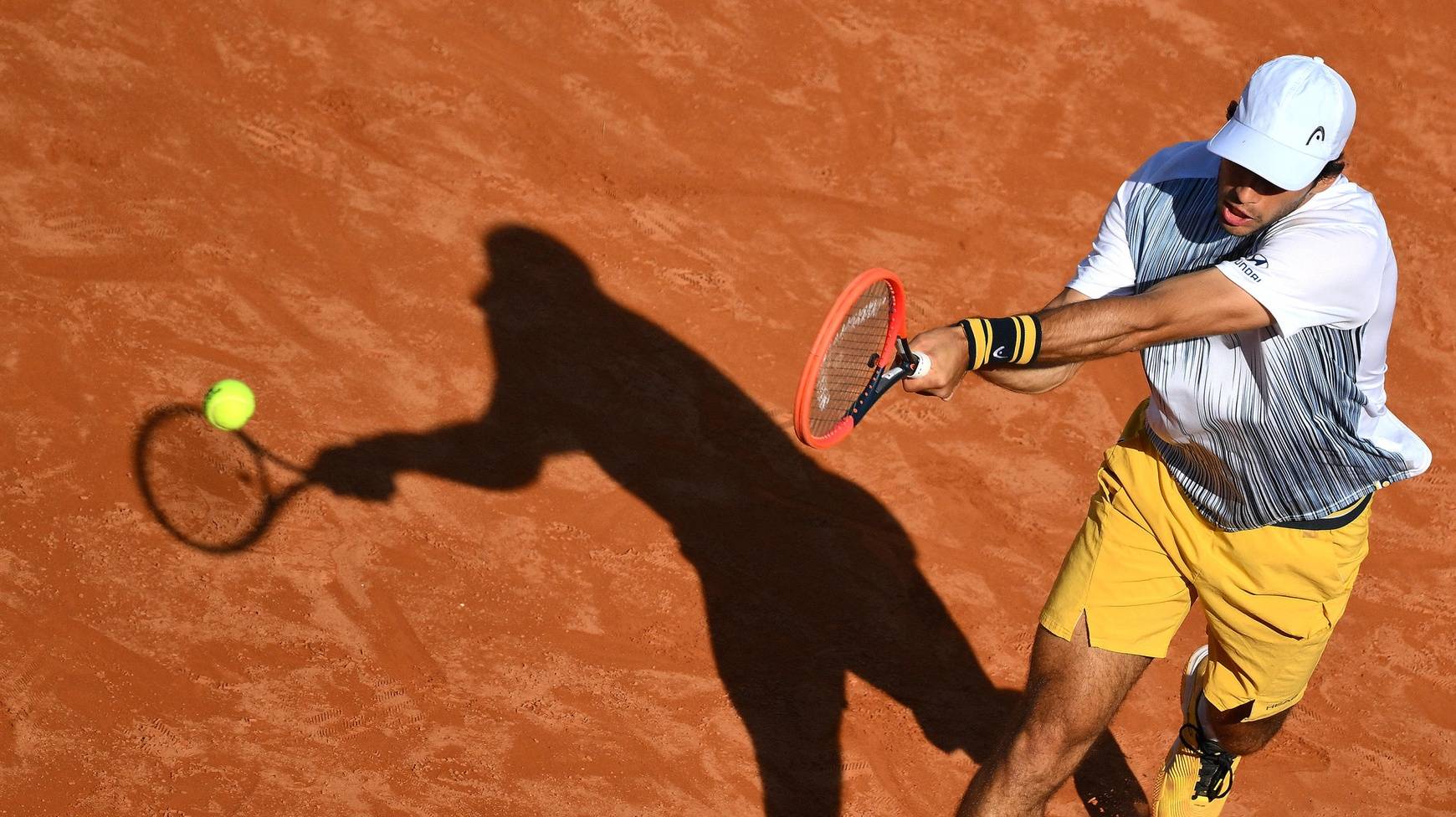 epa11339924 Nuno Borges of Portugal in action against Alexander Zverev of Germany (not pictured) during their men&#039;s singles round of 16 match at the Italian Open tennis tournament in Rome, Italy, 14 May 2024.  EPA/ETTORE FERRARI