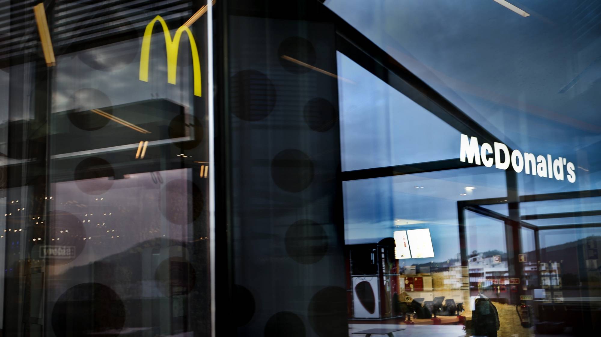 Restaurante McDonalds no Centro Comercial Alegro Setúbal, em Setúbal, 11 de novembro de 2014. MÁRIO CRUZ/LUSA