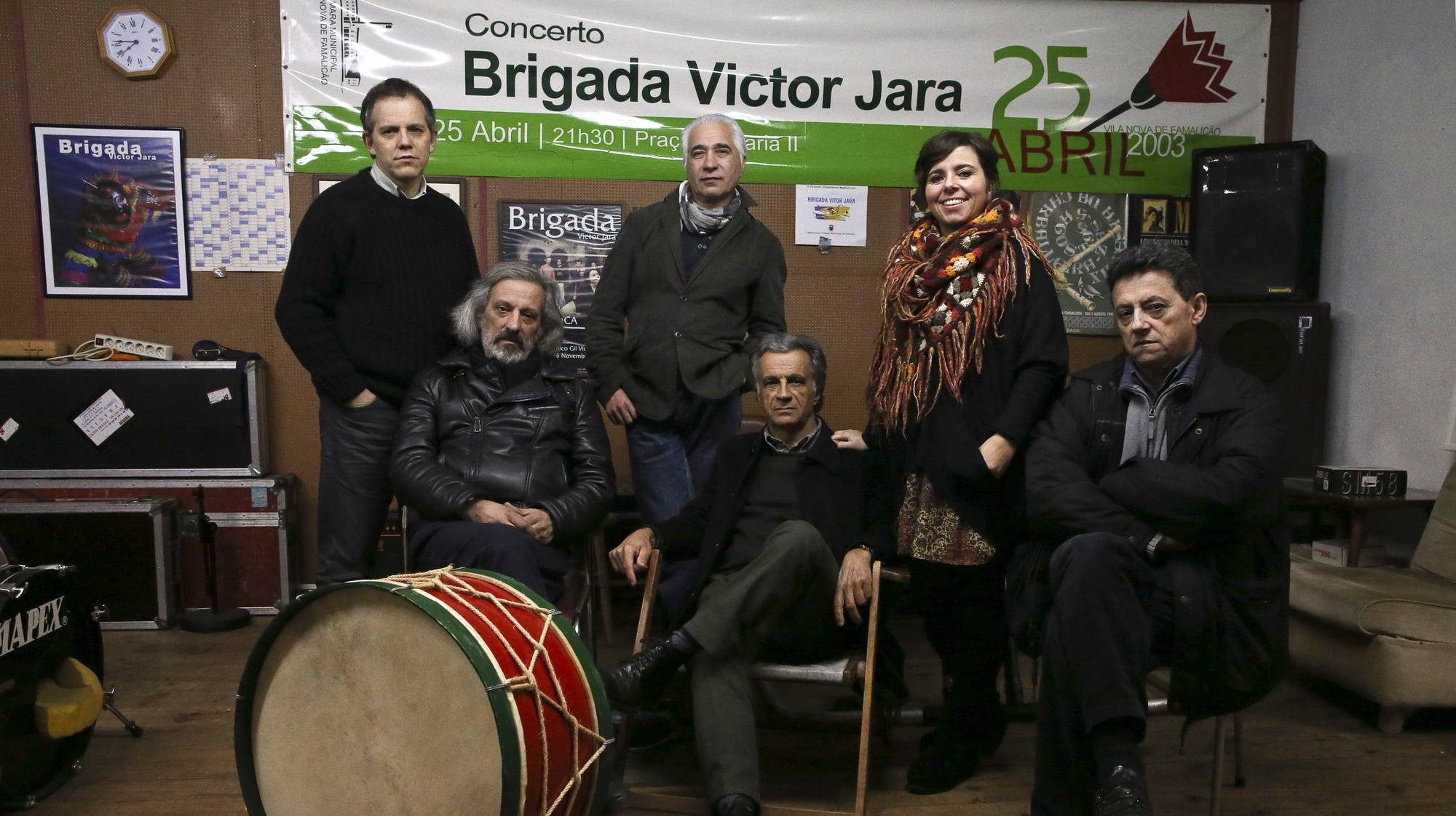 O violinista Manuel Rocha conta à agência Lusa que a Brigada foi surpreendida por um convite da embaixadora Marina Teitelboim para uma receção na representação diplomática do Chile em Portugal