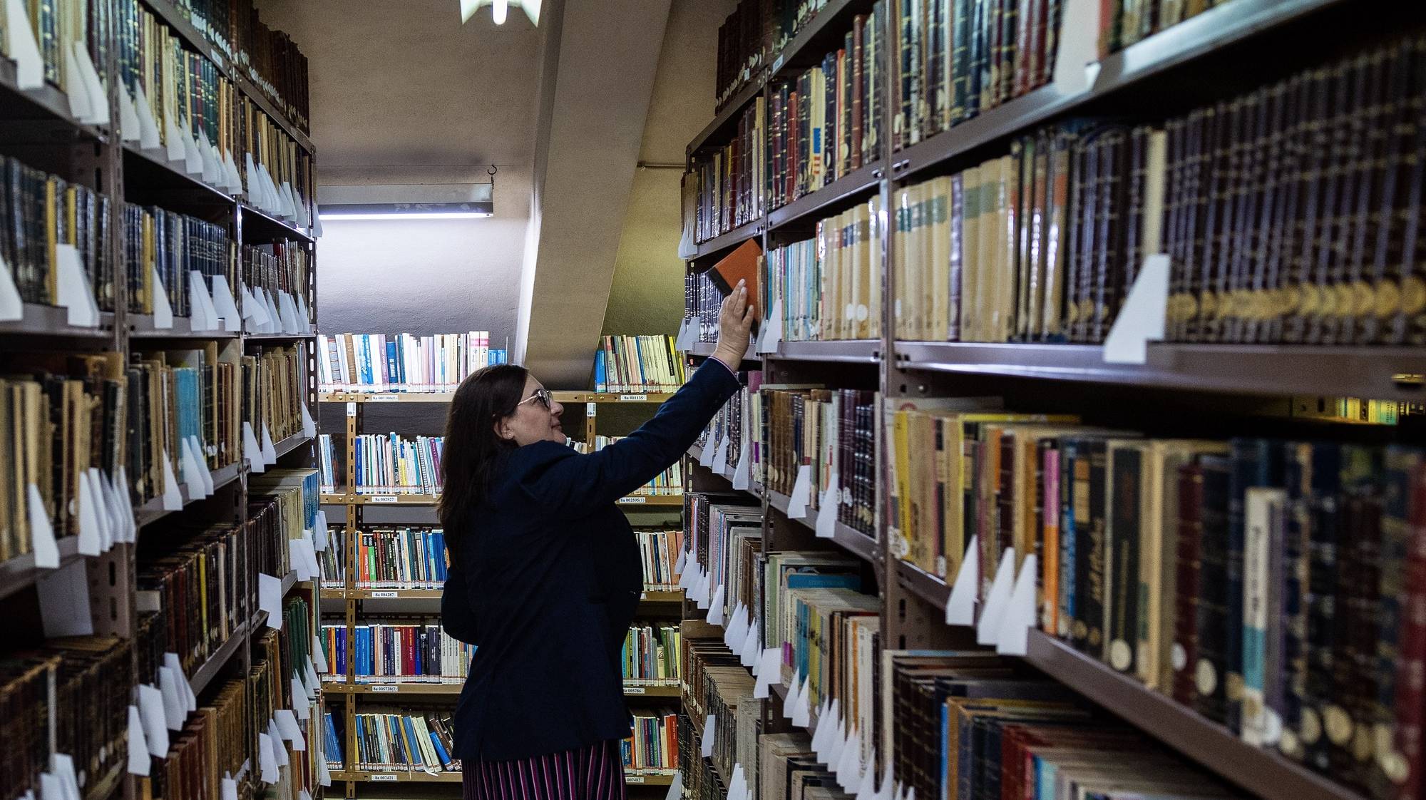 Na Biblioteca Pública Municipal do Porto começa a preparar-se a mudança dos cerca de um milhão de documentos que deverão ser removidos até dezembro, mês em que se prevê o início da obra de reabilitação e ampliação, Porto, 12 de abril de 2024. (ACOMPANHA TEXTO DO DIA 18 DE ABRIL DE 2024)  JOSÉ COELHO/LUSA