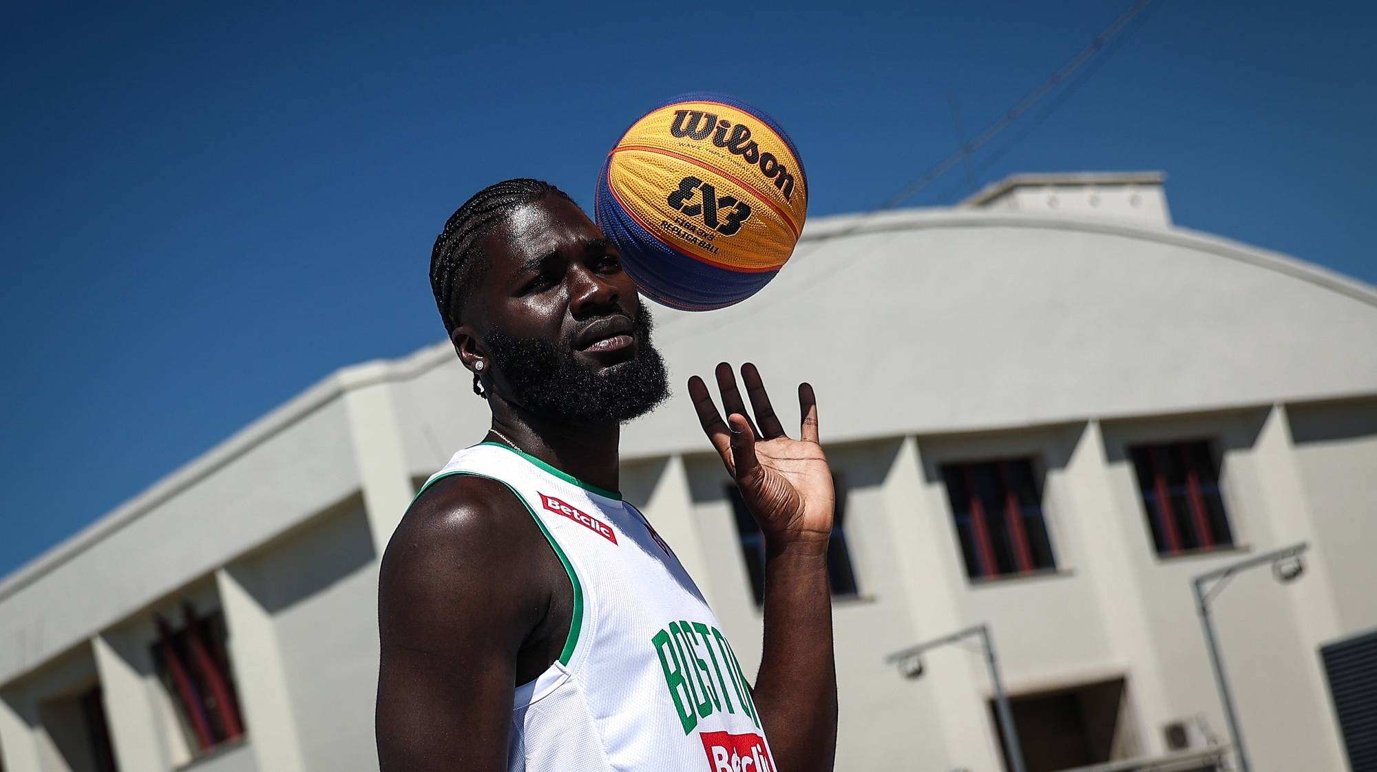 O jogador e atual campeão da NBA pelos Boston Celtics Neemias Queta, durante um evento em Lisboa, 01 de agosto de 2024. RODRIGO ANTUNES/LUSA