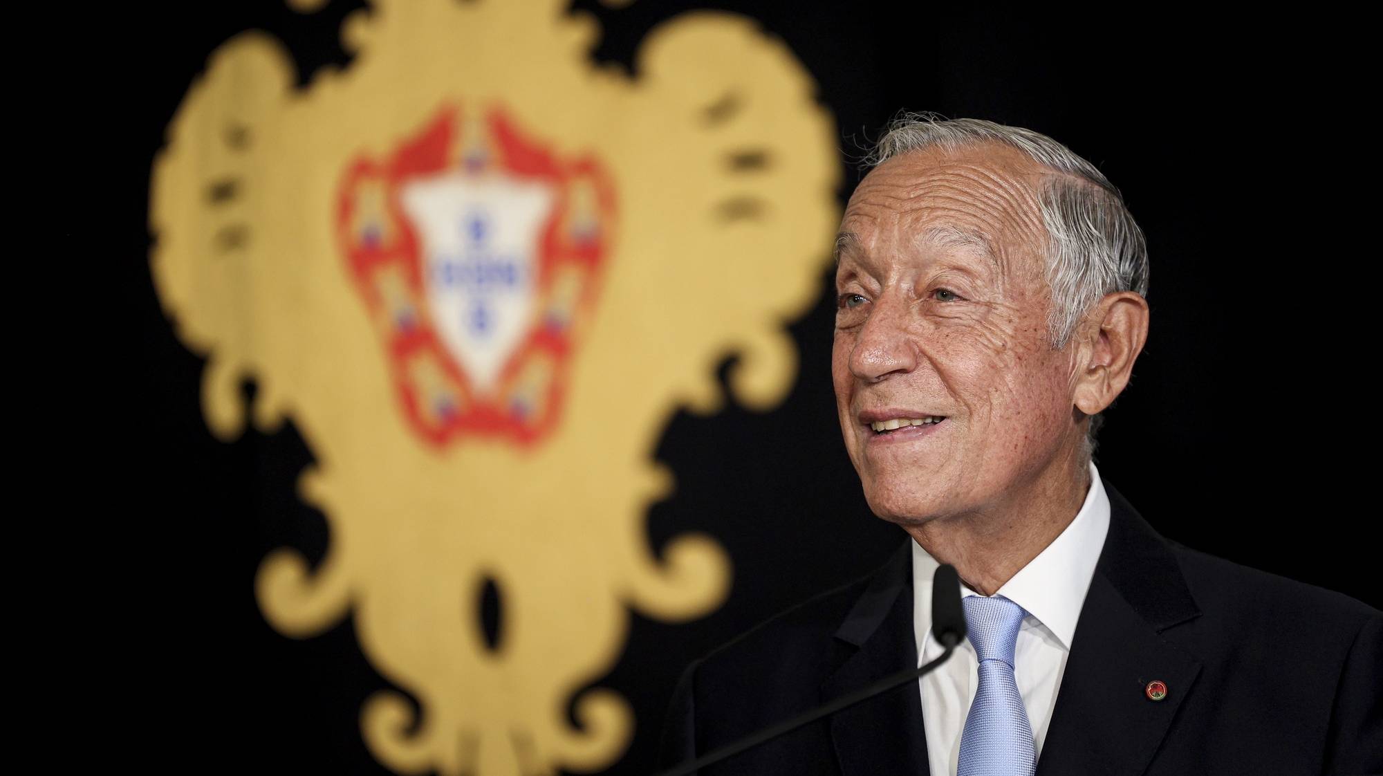 Portugal&#039;s President Marcelo Rebelo de Sousa and Mauritius’ President Prithvirajsing Roopun (not pictured) attend a press conference after a meeting at Belem Palace in Lisbon, Portugal, 15 July 2024. FILIPE AMORIM/LUSA