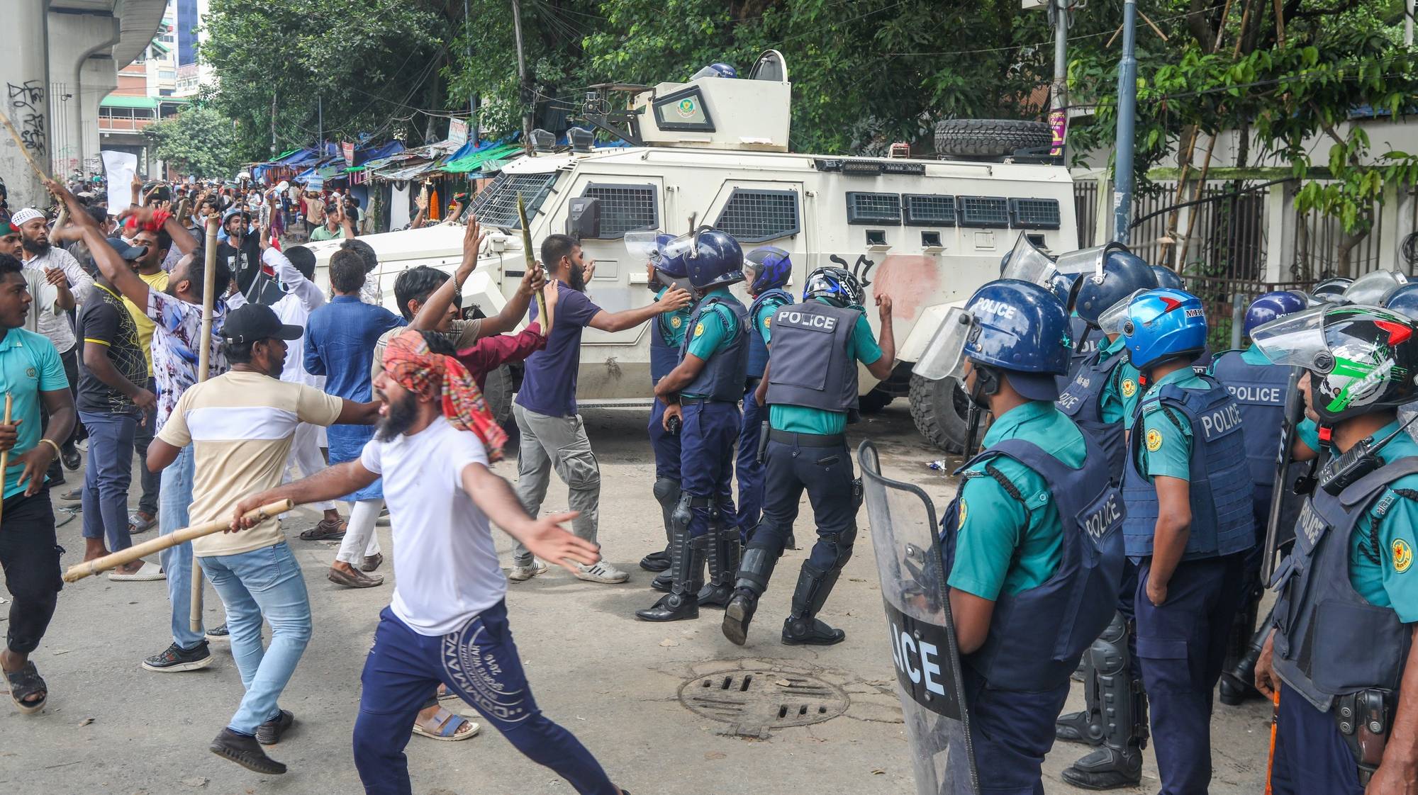 epa11524809 Anti-riot police deployed during the first day of the non-cooperation movement at Dhaka University campus in Dhaka, Bangladesh, 04 August 2024. The Anti-Discrimination Student Movement organizers are demanding the resignation of the current government. Dhaka authorities have imposed a new curfew starting 06:00 p.m. local time on 04 August. As casualties mounted and law enforcement struggled to contain the unrest, the Bangladeshi government on 20 July 2024 had imposed an initial nationwide curfew and deployed military forces after violence broke out in Dhaka and other regions following student-led protests demanding reforms to the government&#039;s job quota system.  EPA/MONIRUL ALAM