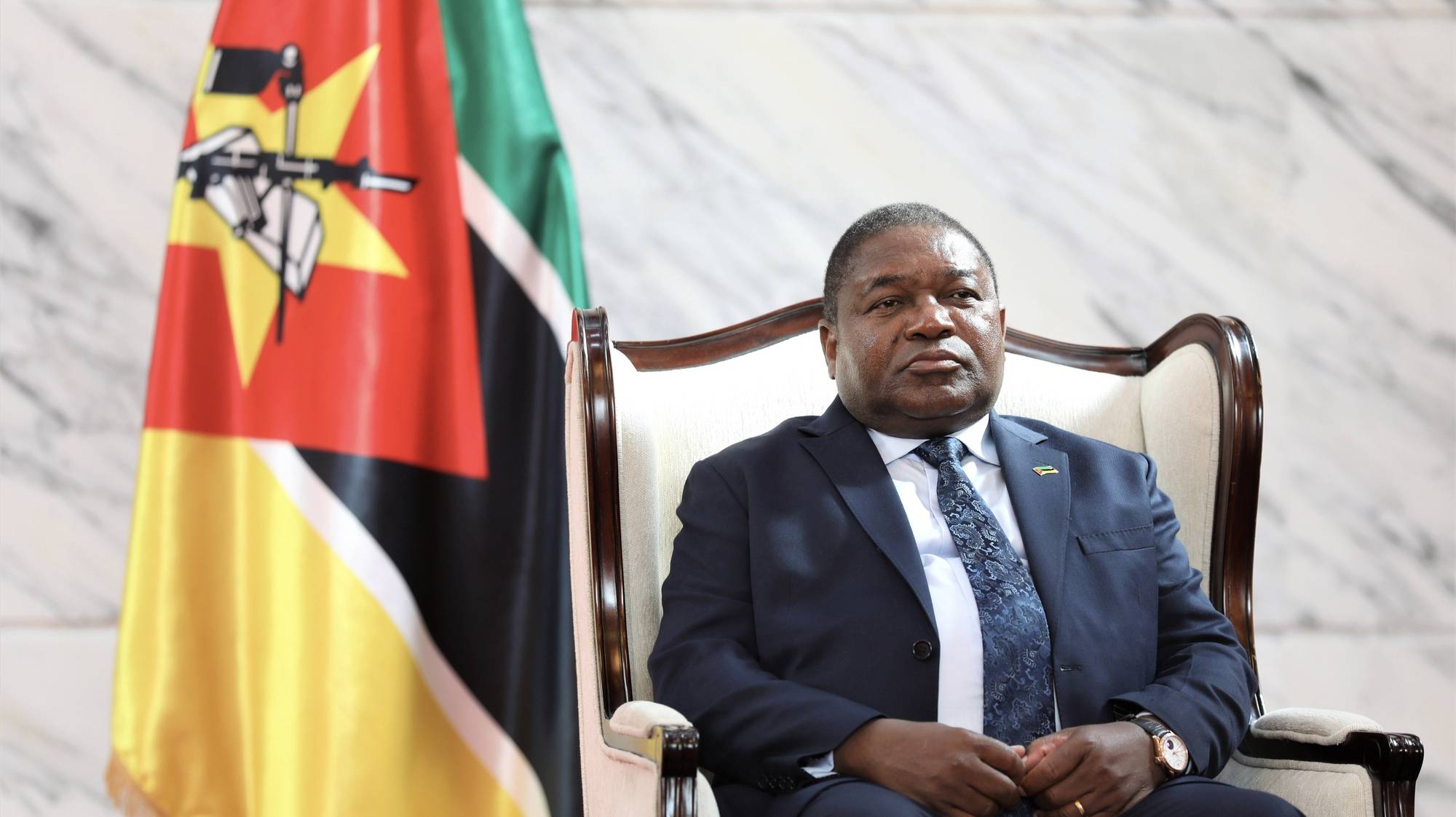 O Presidente de Moçambique, Filipe Nyusi, durante a conferência de imprensa conjunta com o Presidente de Timor-Leste, José Ramos-Horta (ausente da fotografia), no final de  um encontro no palácio Presidencial, em Maputo, Moçambique, 05 de julho de 2024. O Presidente De Timor-Leste iniciou hoje uma visita de Estado de três dias a Moçambique para aprofundar as relações de amizade e cooperação entre os dois países. LUÍSA NHANTUMBO/LUSA