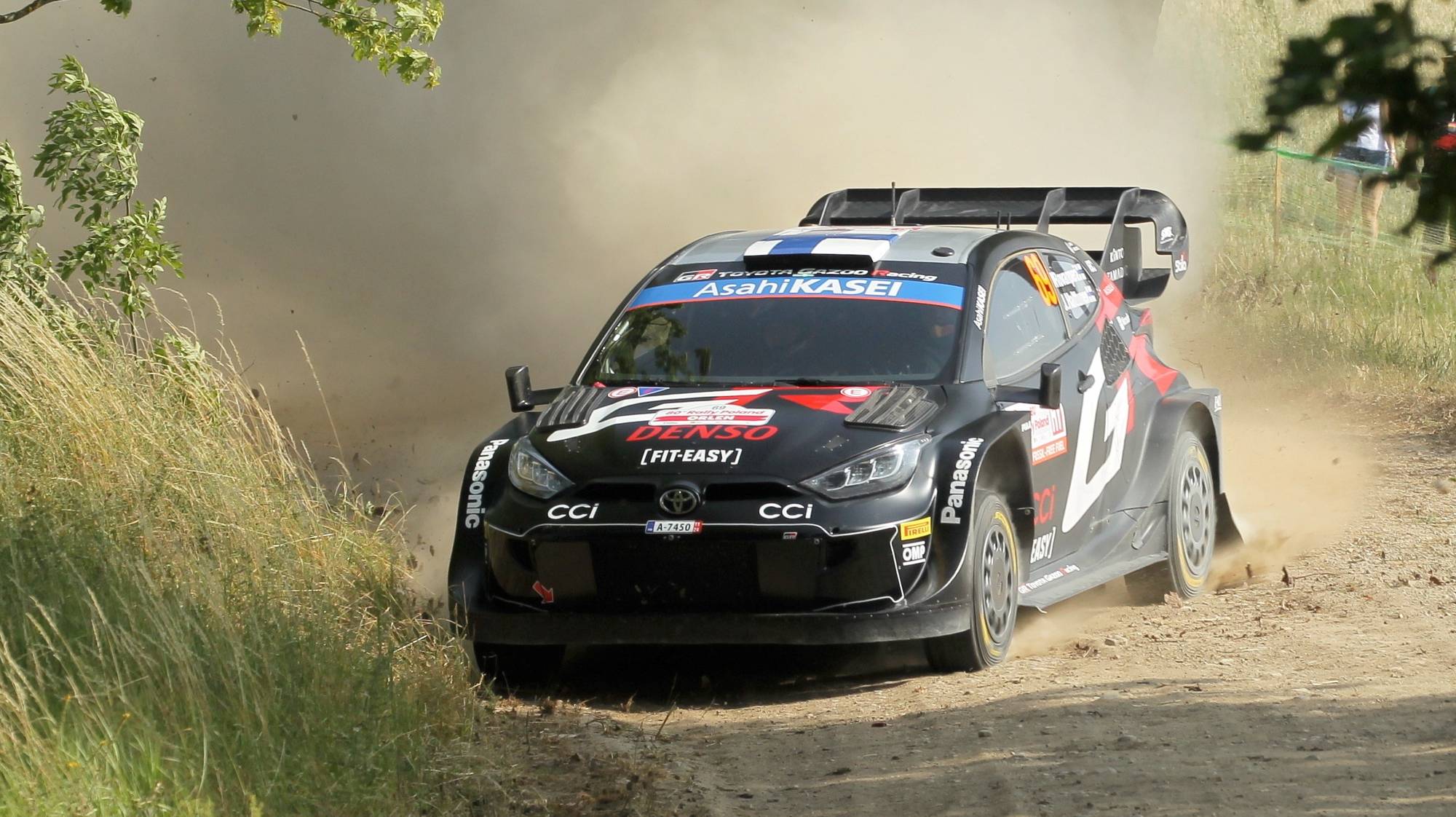 epa11446999 Kalle Rovanpera from Finland drives the Toyota GR Yaris Rally on route 16 of the &#039;Gmina Mrogowo&#039; special stage during day 4 of the 80th Rally Poland 2024 as part of the World Rally Championship (FIA), in Baranowo, Poland, 30 June, 2024.  EPA/Tomasz Waszczuk POLAND OUT