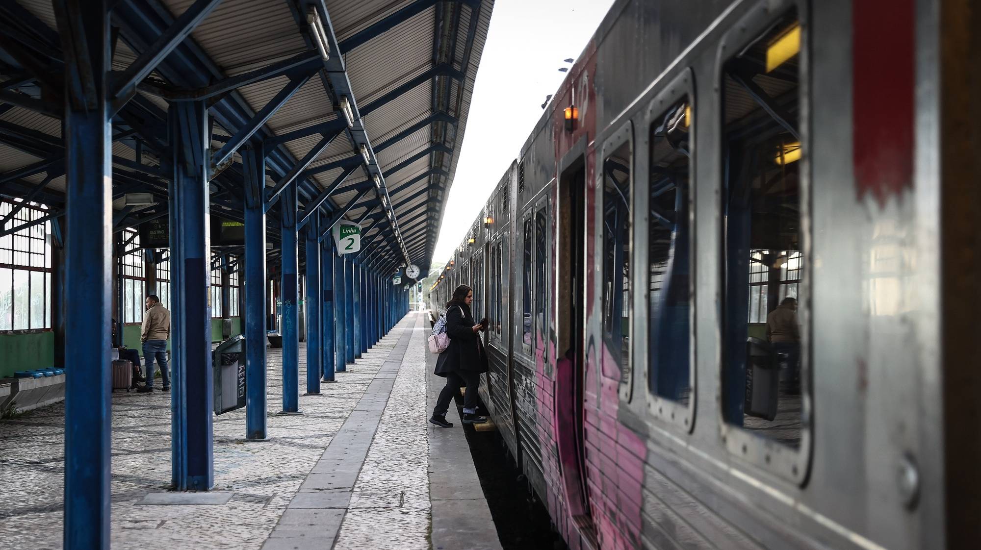 Greve de trabalhadores da CP e das várias empresas da IP - infraestruturas de Portugal, na estação de comboios da Portela de Sintra, em Sintra, 28 de fevereiro de 2023. RODRIGO ANTUNES/LUSA