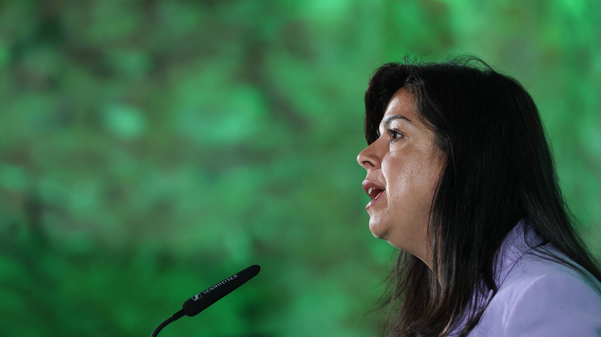 epa11401376 Leader of People-Animals-Nature (PAN) Ines de Sousa Real (C) speaks at the party electoral headquarters after the results of the European elections night in Lisbon, Portugal, 09 June 2024. More than 10.8 million registered voters in Portugal and abroad went to the polls to choose 21 of the 720 members of the European Parliament.  EPA/MANUEL DE ALMEIDA