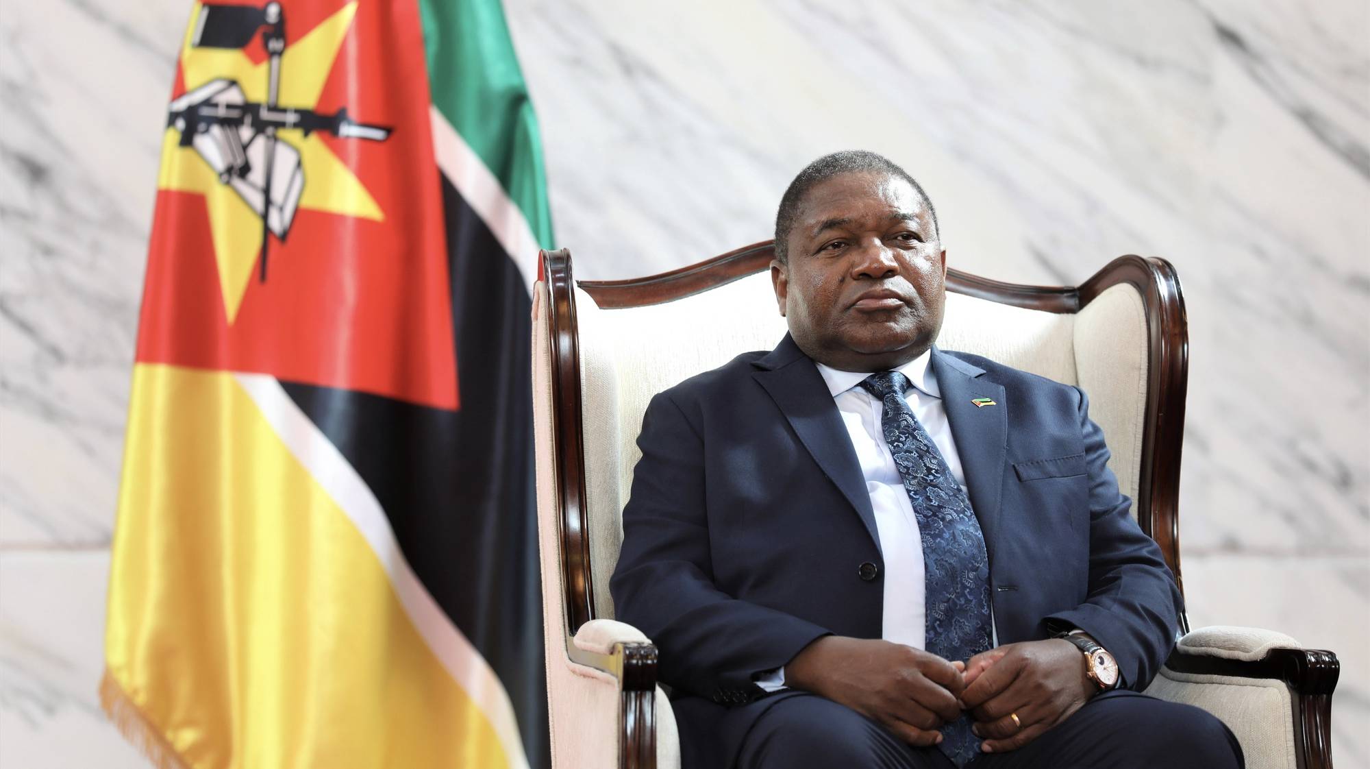 O Presidente de Moçambique, Filipe Nyusi, durante a conferência de imprensa conjunta com o Presidente de Timor-Leste, José Ramos-Horta (ausente da fotografia), no final de  um encontro no palácio Presidencial, em Maputo, Moçambique, 05 de julho de 2024. O Presidente De Timor-Leste iniciou hoje uma visita de Estado de três dias a Moçambique para aprofundar as relações de amizade e cooperação entre os dois países. LUÍSA NHANTUMBO/LUSA