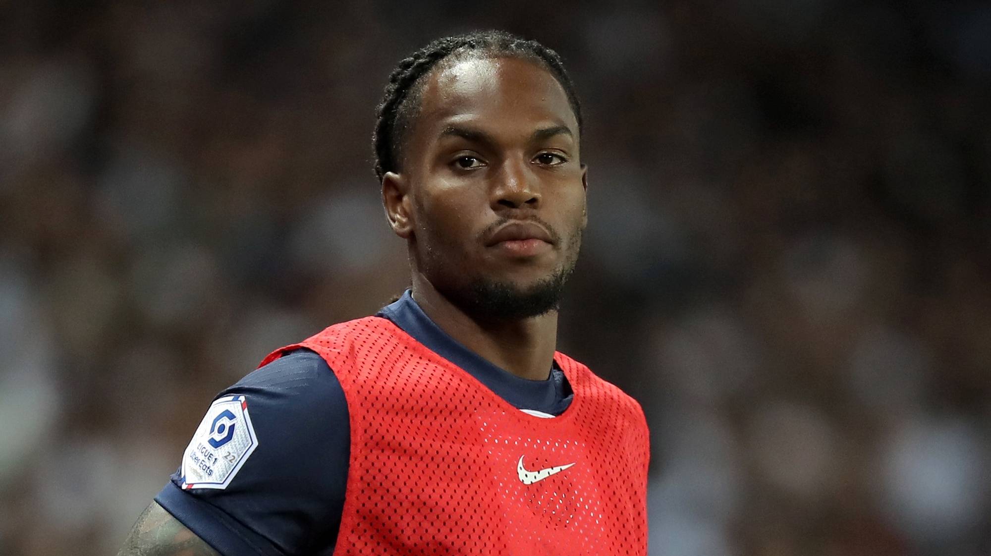 epa10119817 Paris Saint Germain&#039;s Renato Sanches warms up during the French Ligue 1 soccer match between PSG and Montpellier, at the Parc des Princes stadium, in Paris, France, 13 August 2022.  EPA/CHRISTOPHE PETIT TESSON