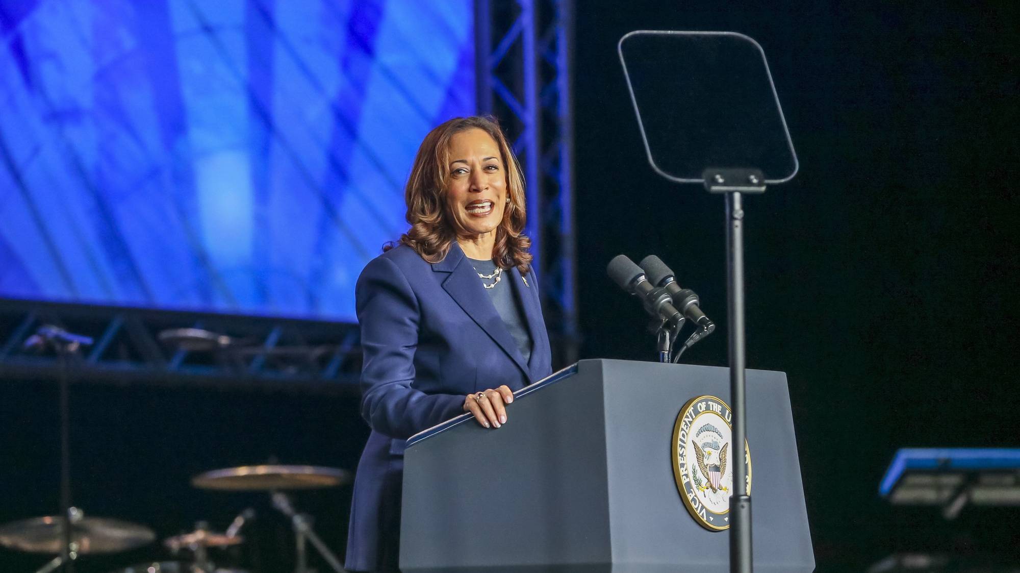 epa11514125 US Vice President Kamala Harris addresses Sigma Gamma Rho Sorority Inc.&#039;s 60th International Biennial Boule at the George R. Brown Convention Center on Houston, Texas, USA, 31 July 2024. Vice President Harris is widely expected to become the Democratic party’s presidential nominee after US President Joe Biden dropped out of the race earlier this month.  EPA/LESLIE PLAZA JOHNSON