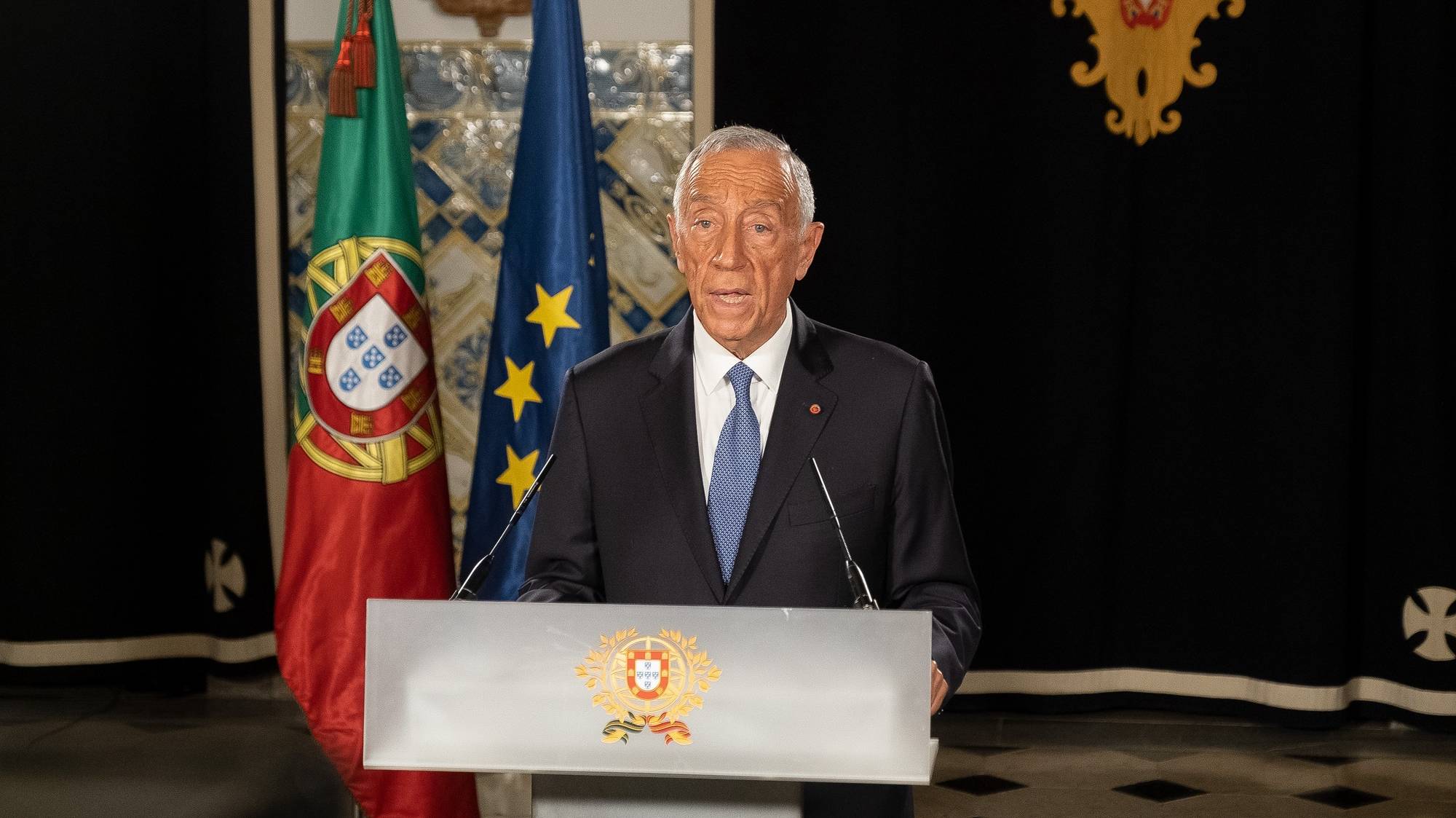 O Presidente da República, Marcelo Rebelo de Sousa, durante a comunicação ao país a partir do Palácio de Belém, em que anunciou a renovação do estado de emergência até 08 de dezembro como forma de combate à covid-19, Lisboa, 20 de novembro de 2020. RUI OCHÔA/PRESIDÊNCIA DA REPÚBLICA/LUSA