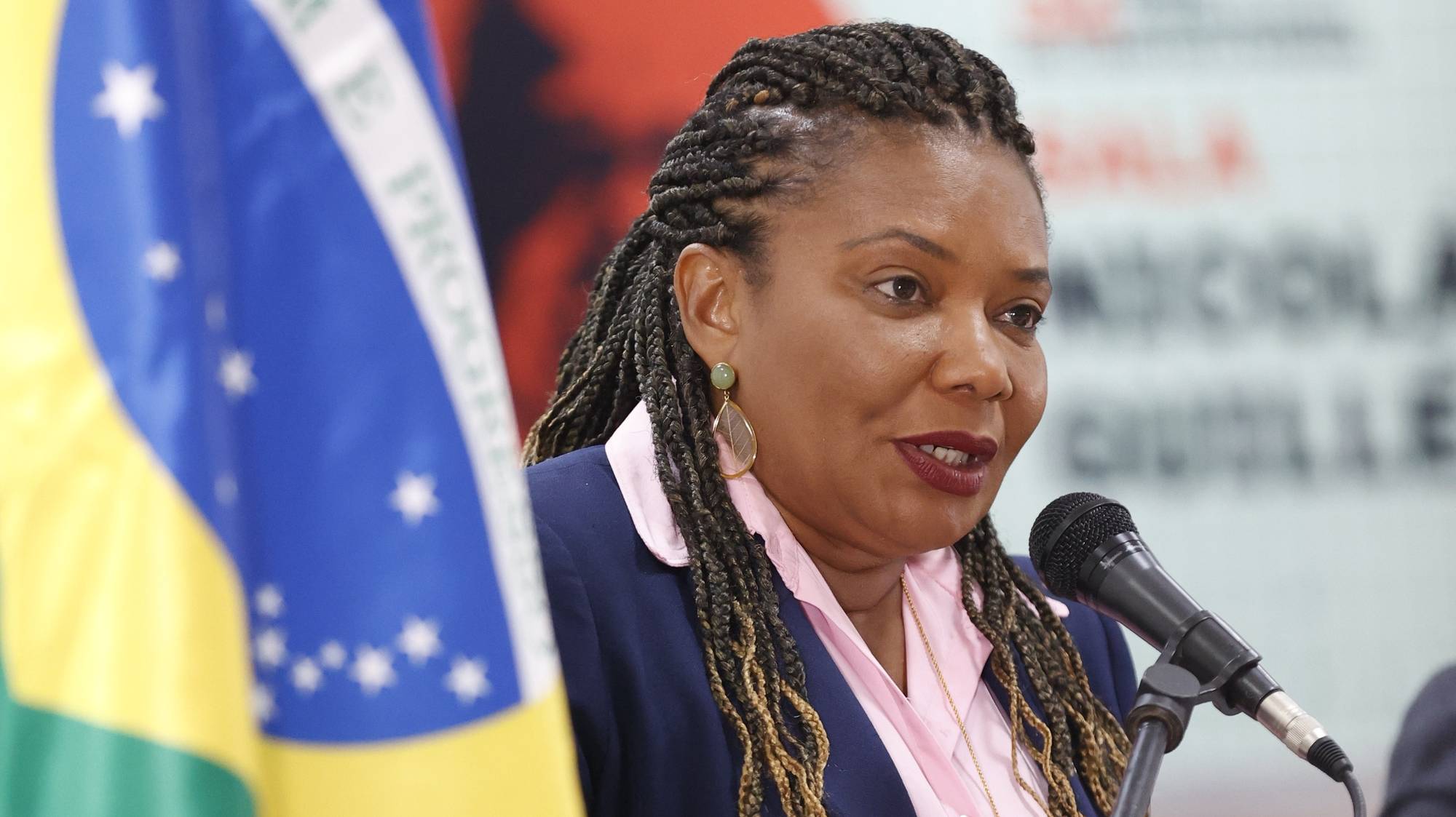 epa11156818 Brazil&#039;s Minister of Culture Margareth Menezes delivers a speech at the inauguration of the International Book Fair in Havana, Cuba, 15 February 2024. The Havana International Book Fair inaugurated its 32nd edition with Brazil as a guest country with an outstanding presence of 6,000 volumes in Spanish, a score of writers, seven film premieres and a varied musical program.  EPA/Ernesto Mastrascusa