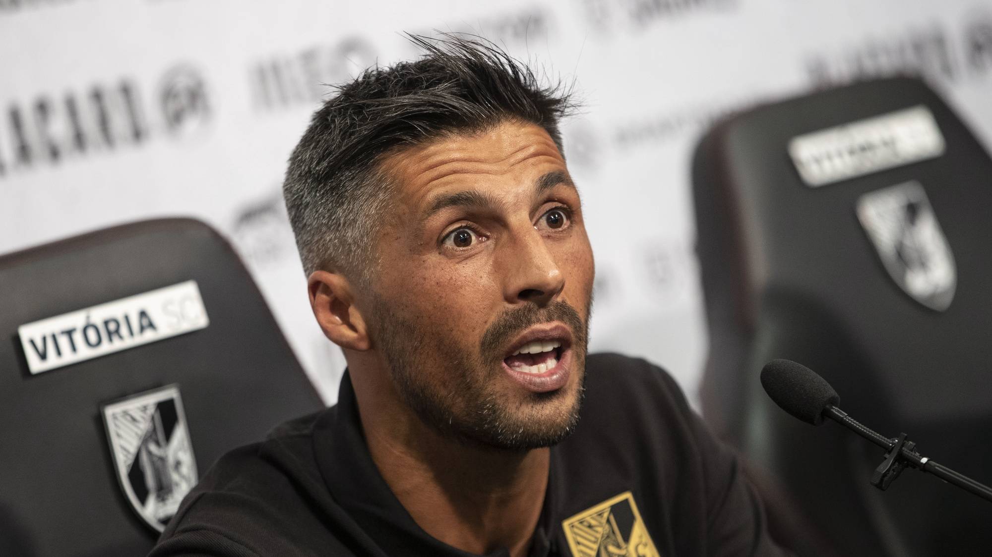 epa10112870 Vitoria de Guimaraes head coach Moreno Teixeira speaks during a press conference prior their UEFA Europa Conference League qualification soccer match against Hajduk Split, at D. Afonso Henriques stadium, in Guimaraes,  Portugal, 09 August 2022.  EPA/JOSE COELHO