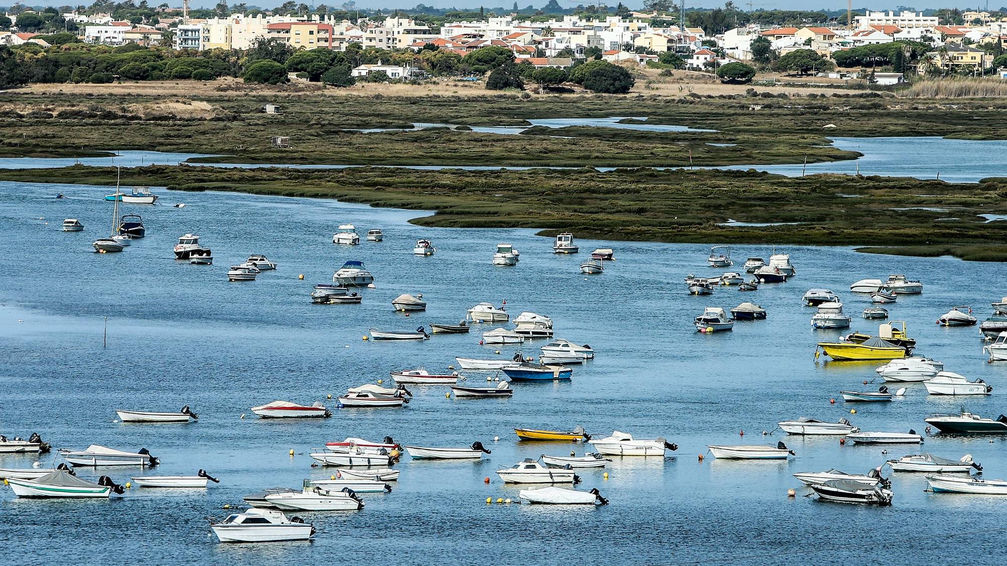 Ria Formosa, Faro, 17 de outubro de 2017. A Ria Formosa é um sapal situado na província do Algarve em Portugal, que se estende pelos concelhos de Loulé, Faro, Olhão, Tavira e Vila Real de Santo António. LUÍS FORRA / LUSA