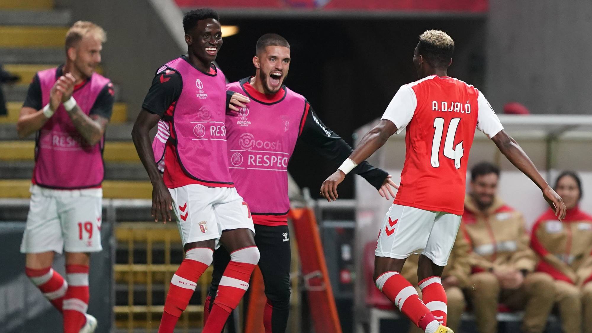 Sporting de Braga´s Alvaro Djalo (R) celebrates a goal against Malmo during the UEFA Europa League soccer match held in Braga, Portugal, 3 November  2022. HUGO DELGADO/LUSA