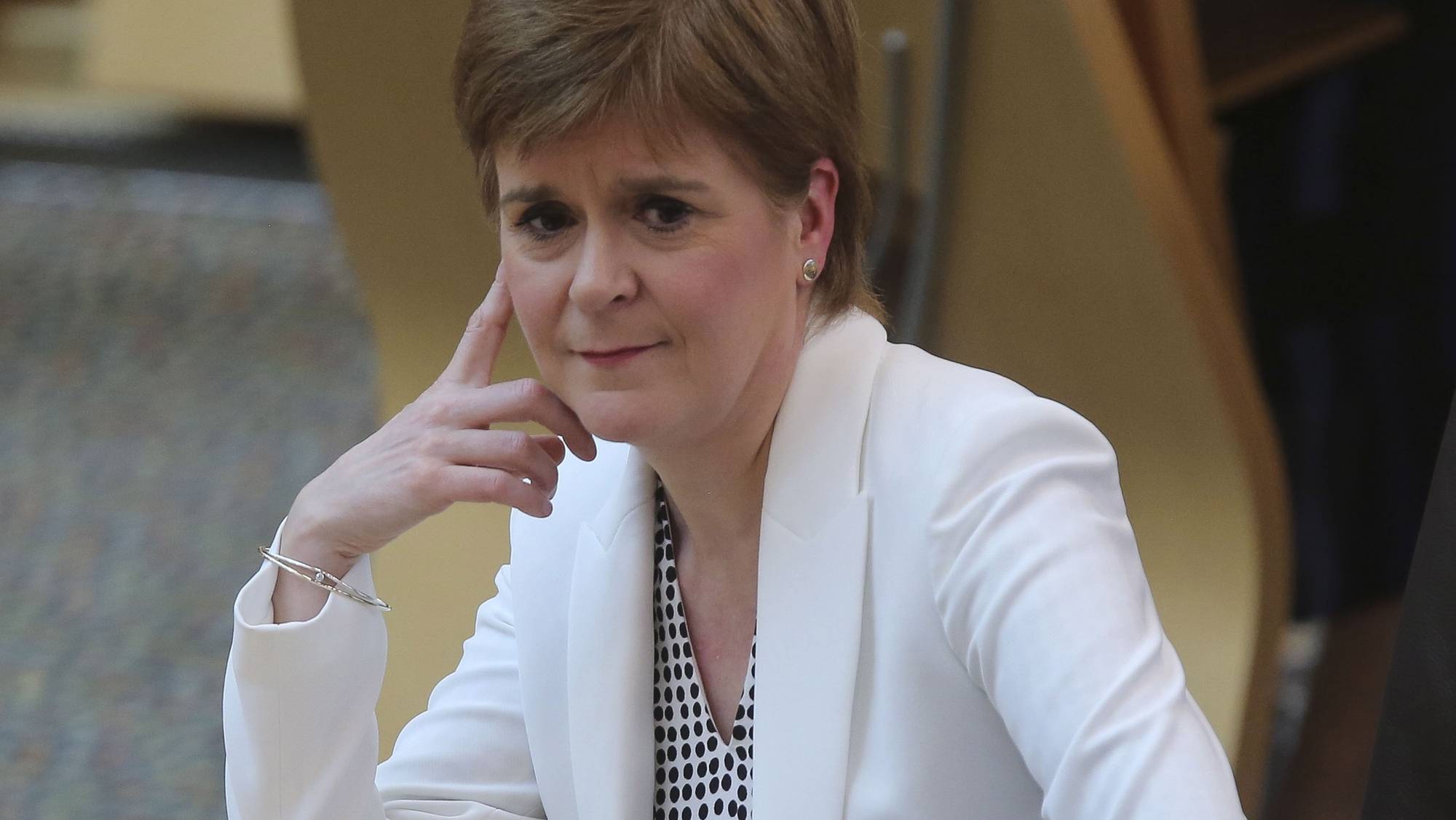 epa08494300 Nicola Sturgeon MSP First Minister of Scotland during a special coronavirus Covid-19 social distancing press conference at the Scottish Parliament Holyrood Edinburgh, in Edinburgh, Scotland, Britain, 18 June 2020. Reports on 18 June 2020 state in a bid to aid the UK economy after the coronavirus crisis, the Bank of England has decided to leave the interest rates unchanged and to expand its bond-buying programme by adding another 100 billion pounds.  EPA/FRASER BREMNER / SCOTTISH DAILY MAIL / POOL / POOL