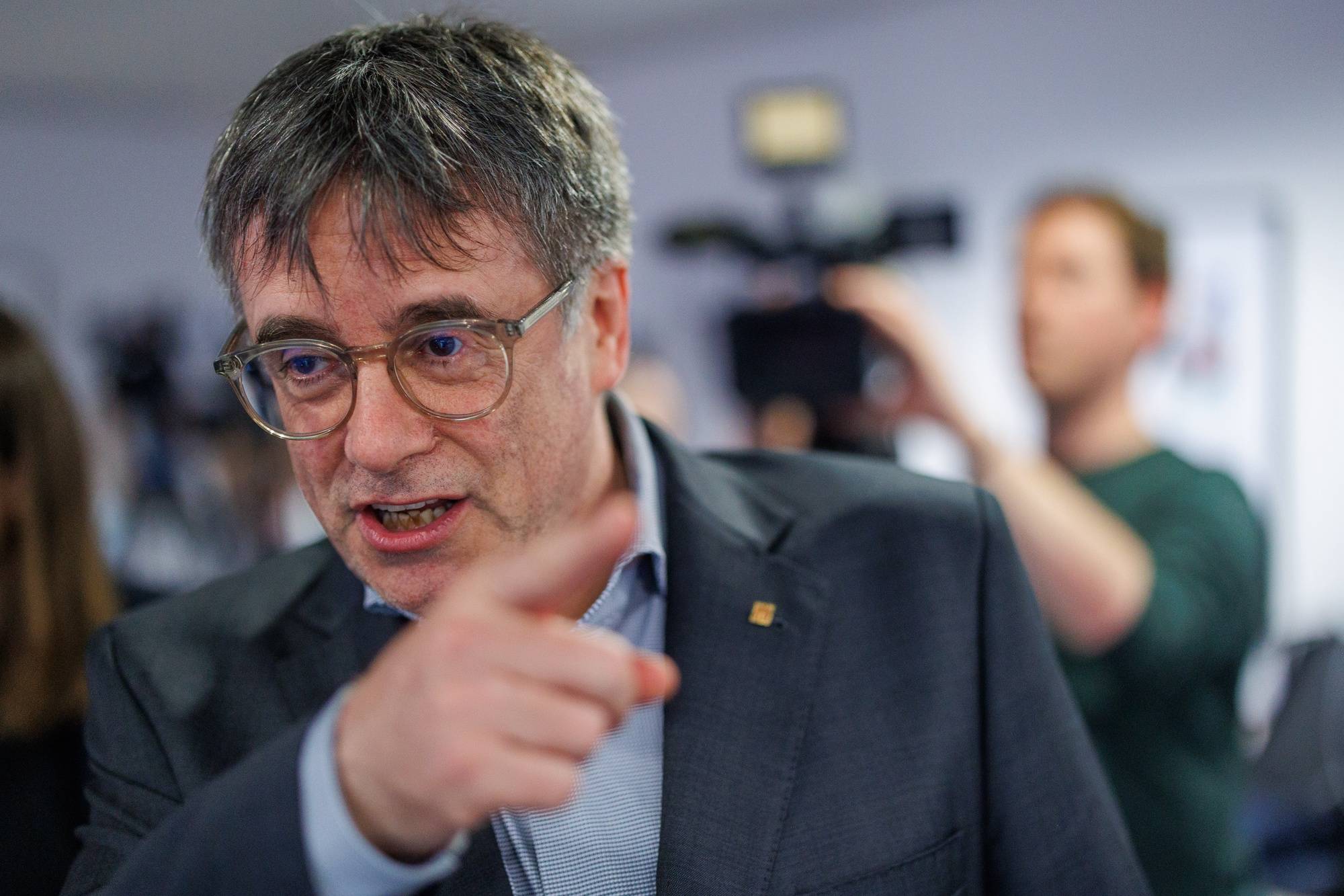 epa11382419 Former Catalan Regional President Carles Puigdemont speaks to the media in Brussels, Belgium, 31 May 2024. Puigdemont&#039;s appearance comes a day after the Amnesty Law was approved in Spain. The Amnesty Law is part of the deal struck by the Spanish prime minister&#039;s PSOE party to form a coalition government with the support of Catalan and Basque pro-independent parties following the elections in July 2023. The bill would grant amnesty to people facing legal issues for involvement in Catalonia&#039;s failed 2017 independence bid.  EPA/OLIVIER MATTHYS