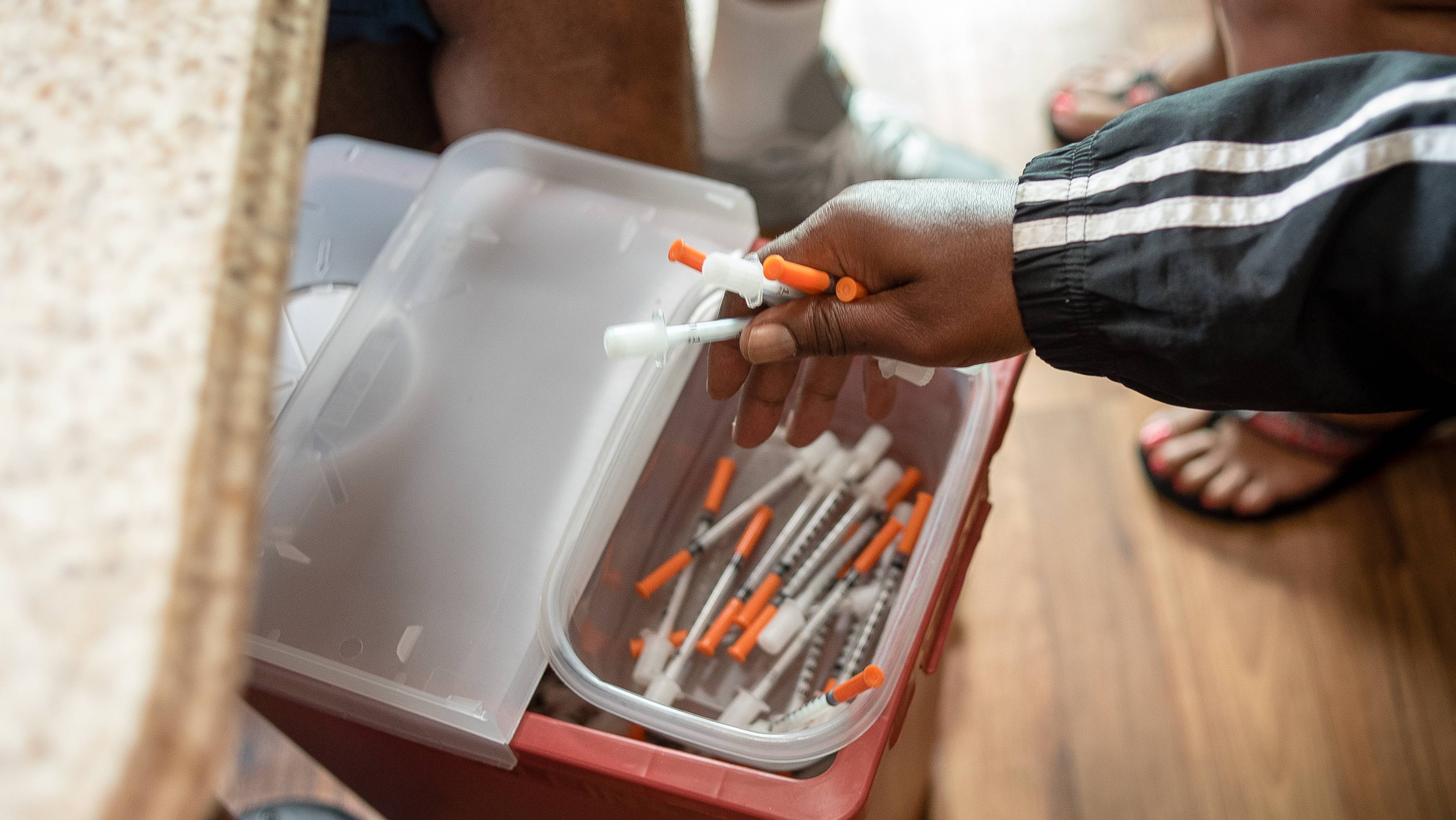 Carrinha do Cons doe Hepatitis C testing, Fentanyl test strips, Narcan overdose medication, and a host of services.