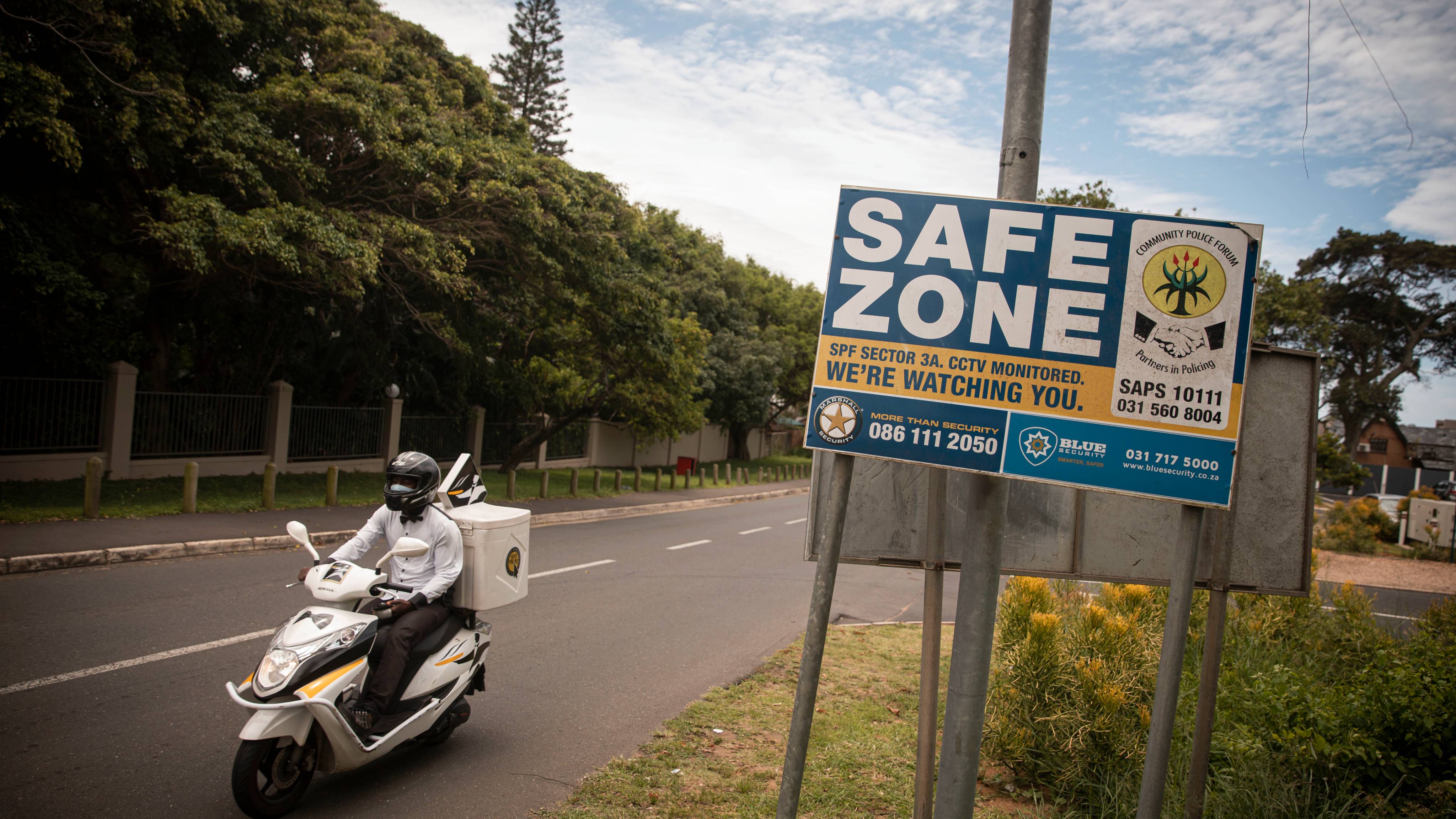 Reportagem sobre o bairro onde João Rendeiro viveu nos últimos dias antes de ser detido pelas autoridades sul-africanas. O ex-banqueiro João Rendeiro foi preso no dia 11 de dezembro, num hotel em Durban, na província sul-africana do KwaZulu-Natal, numa operação que resultou da cooperação entre as polícias portuguesa, angolana e sul-africana. Durban, África do Sul, 19 de dezembro de 2021. JOÃO PORFÍRIO/OBSERVADOR