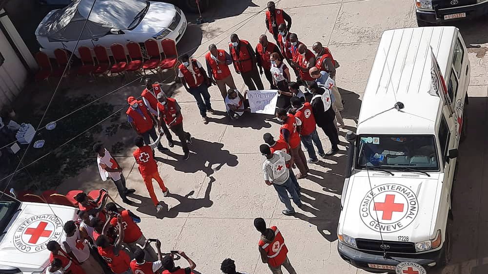 epa08883977 A handout photo made available by ICRC, International Committee of the Red Cross, showing ICRC teams beginning to distribute medical supplies 14 December 2020 to Ayder Hospital, the Regional Health Bureau, and the ERCS pharmacy in Mekelle, the Tigray State capital, Ethiopia. ICRC says &#039;the supplies will help care for more than 400 trauma patients, treat those with chronic and routine medical conditions.&#039; Health care facilities in the area  have become paralyzed after supplies of drugs and basics like surgical gloves have ran out. The medical supplies are the first international aid to arrive in Mekelle following the fighting starting in Tigray more than one month ago.  EPA/ICRC HANDOUT  HANDOUT EDITORIAL USE ONLY/NO SALES