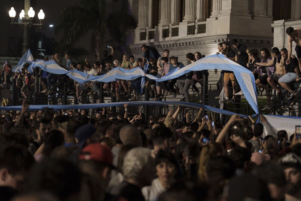 Foi ao som de panelas que os argentinos contestaram as medidas do Presidente argentino