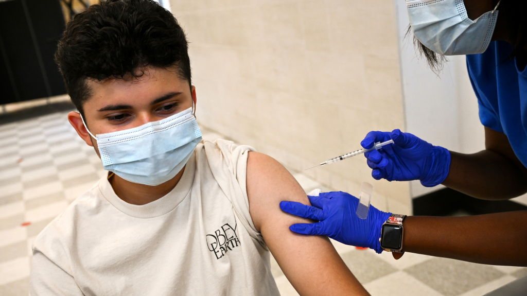 Long Island teen get Covid-19 vaccine