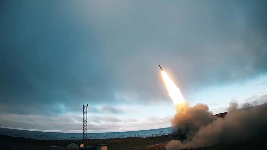 A Boeing e a SABB produzem a bomba de pequeno diâmetro lançada desde o solo (GLSDB, sigla em inglês), que poderá ser enviada para a Ucrânia e para outros países da NATO no leste europeu