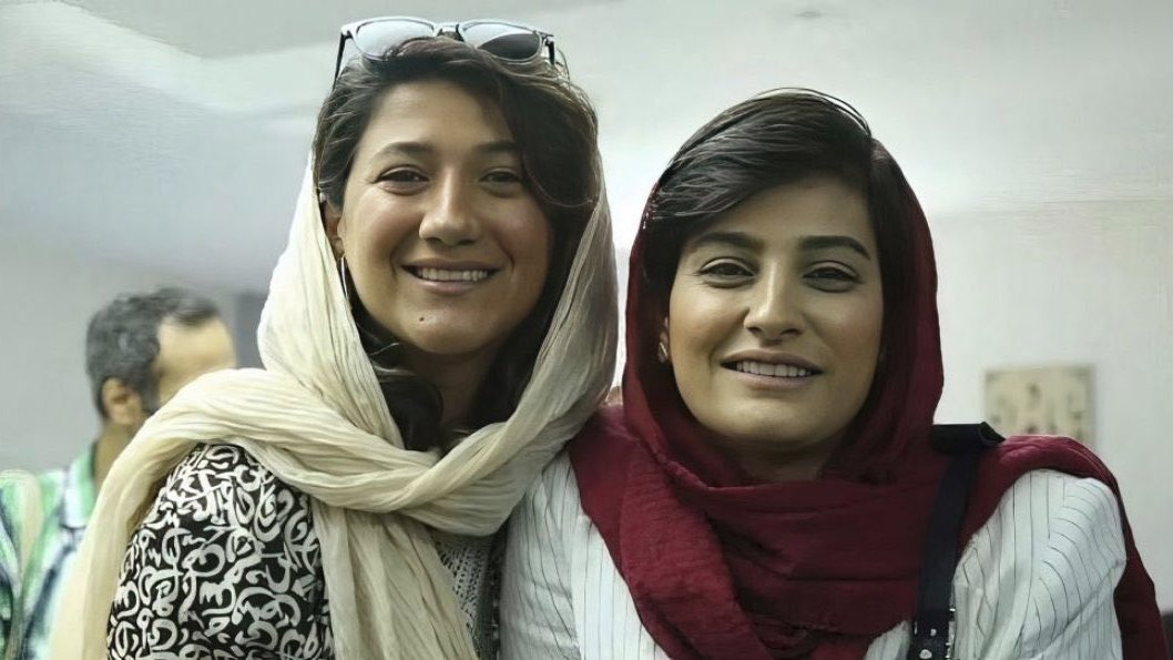 Hamedi e Mohammadi são duas das centenas de jornalistas presos por cobrirem o caso de Amini. 13 jornalistas continuam em prisão preventiva.